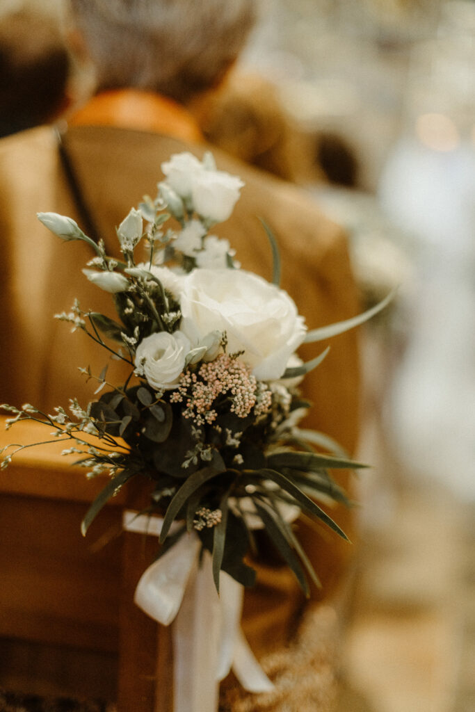Petit bouquet pour décoration de banc d'église