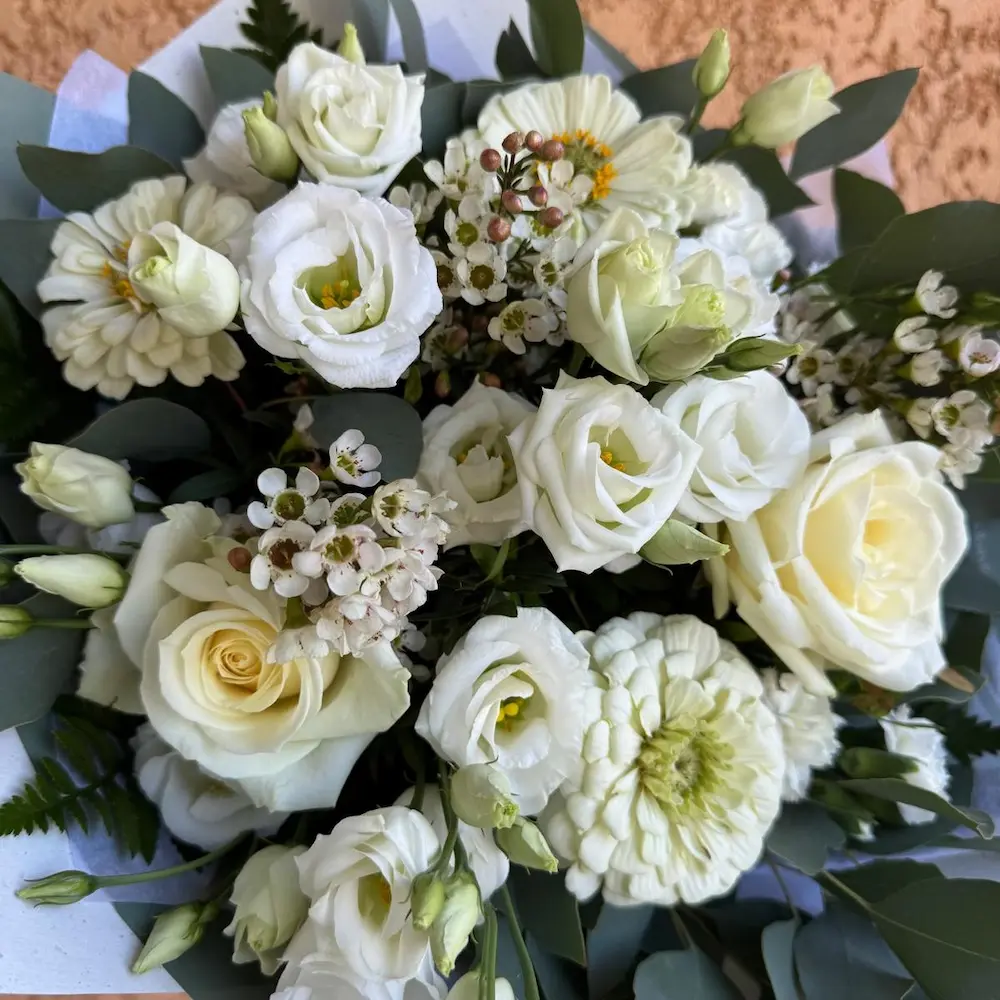 Bouquet dans les tons blancs et verts