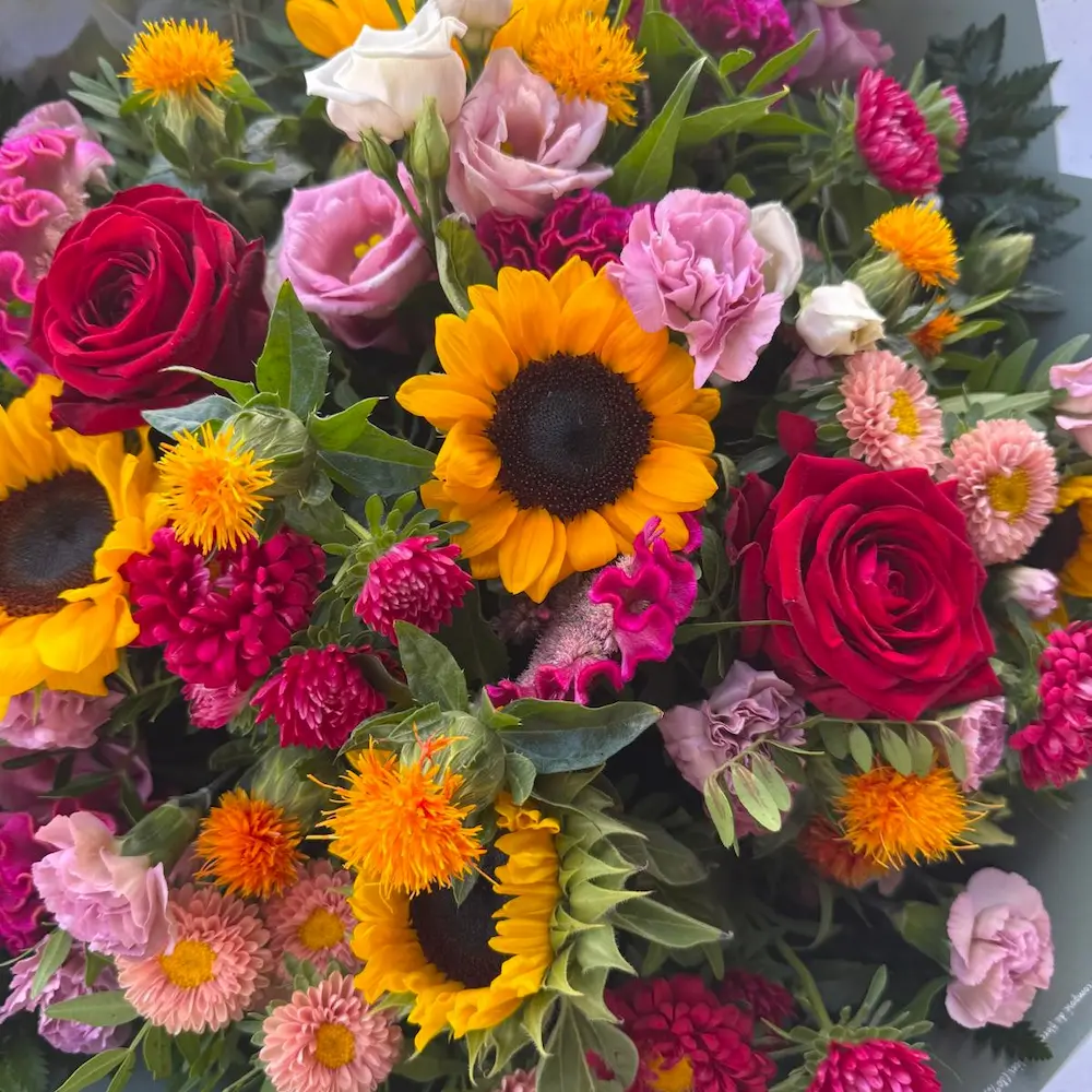 Bouquet coloré Tournesol, Rose, Mini œillet, Pâquerettes