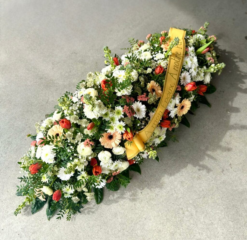 Dessus de cercueil orange blanc et vert